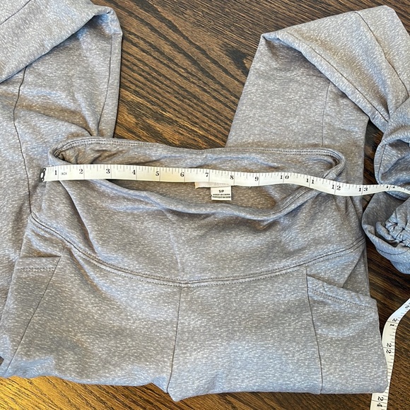 Two piece leggings and turtle neck - Picture 11 of 13